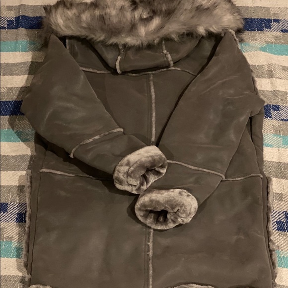 Brand new woman’s super warm Shirlen 🧥 - Picture 4 of 4